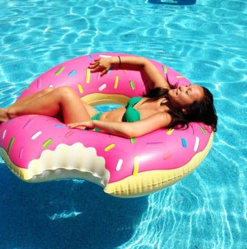 แพยางโดนัทสุดเทรน Donut inflat Swiming แพยางแฟนซีสำหรับผู้ใหญ่ ขนาด 120 ซม. - สีม่วง Donut inflat Swiming