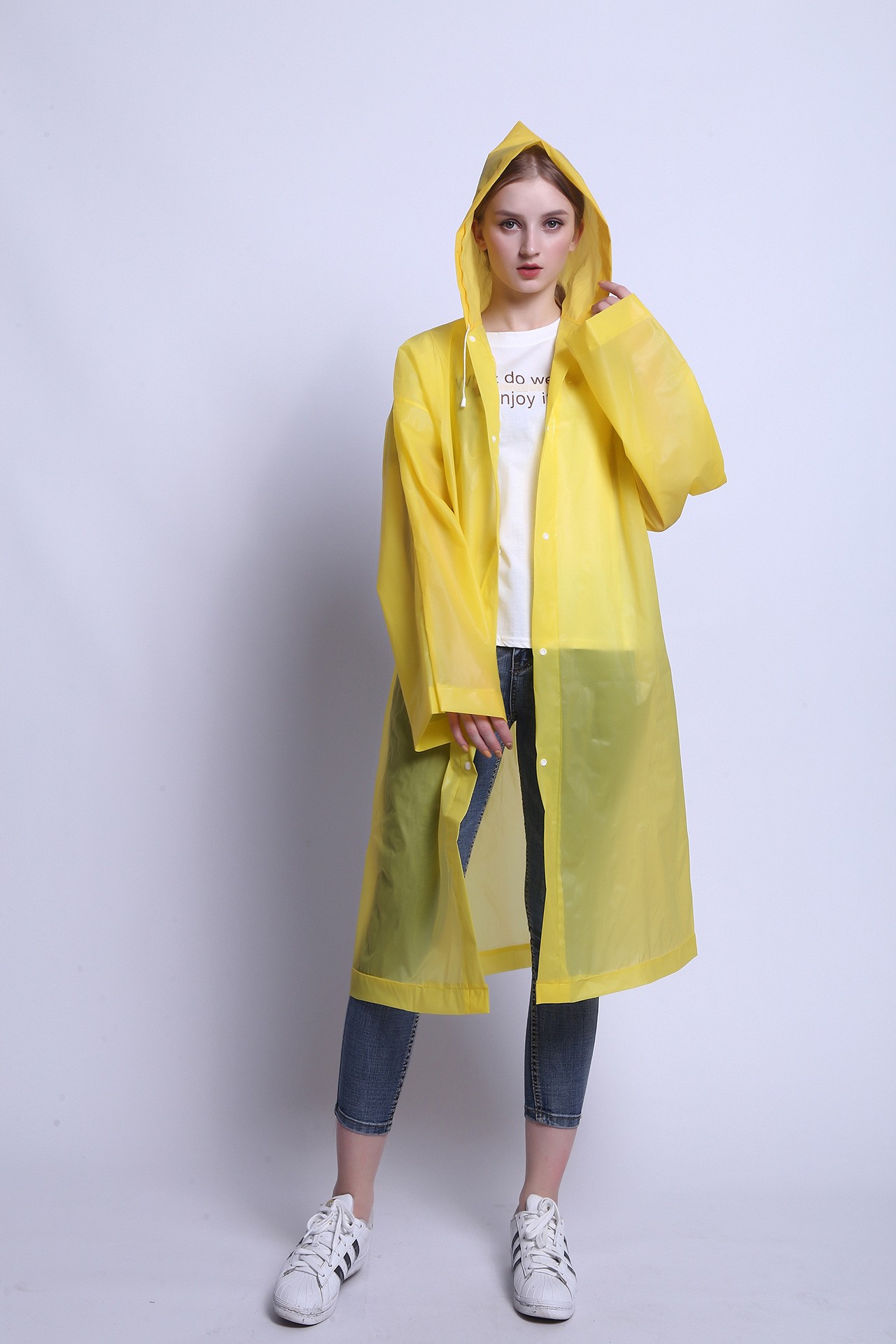 เสื้อคลุมกันฝนน้ำหนักเบา EVA Rain Coat แบบ Free Size ขนาด 65 x 115 cm — สี่เหลือง