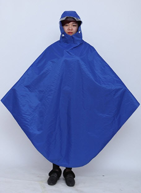 เสื้อกันฝนแบบค้างคาว แบบ คลุมทั้งตัว คลุมมอเตอร์ไซค์ สำหรับ 1 คน – สีน้ำเงิน