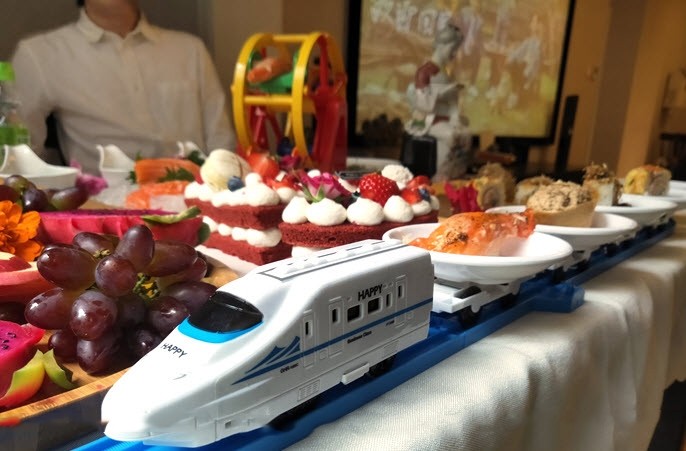 รถไฟสำหรับเด็ก ส่งอาหาร Sushi Toy Train