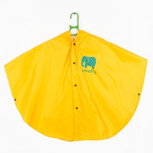 เสื้อกันฝนเด็ก Smally เนื้อผ้า Nylon 100% มีถุงผ้าสำหรับเก็บชุดกันฝน - สีเหลือง